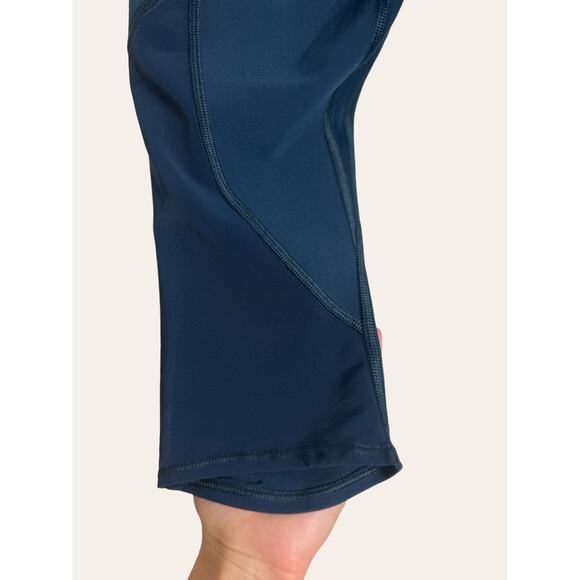 Athleta All In Navy Blue Cropped Side Pocket Athletic Gym Leggings Size Small - Picture 3 of 9